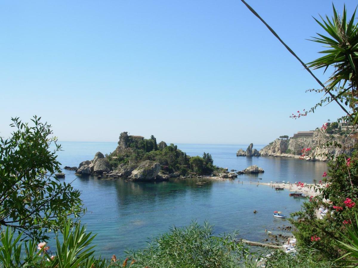 Апартаменты Taormina Castle And Sea View Экстерьер фото